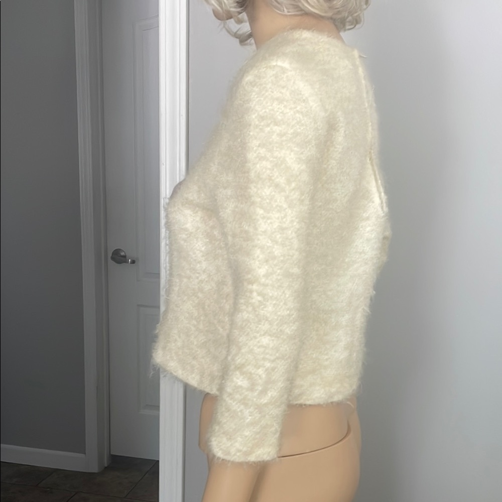 Vintage 60’s Julius Garfinckel & Co. Washington Floral Embroidered Cream Top View 3